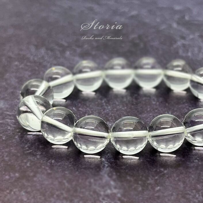 透明感あふれる天然水晶