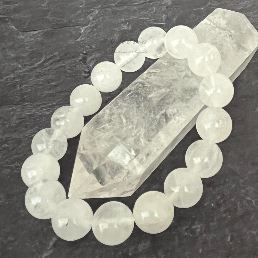 内包物が入った水晶のブレスレット