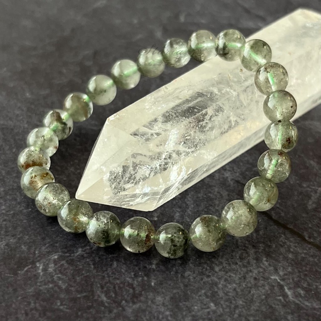 当店のクローライト入りのヒマラヤ水晶ブレスレット
